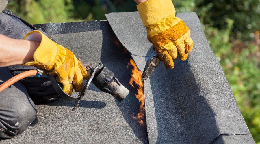 Professional residential roofers in Mellwood, AR